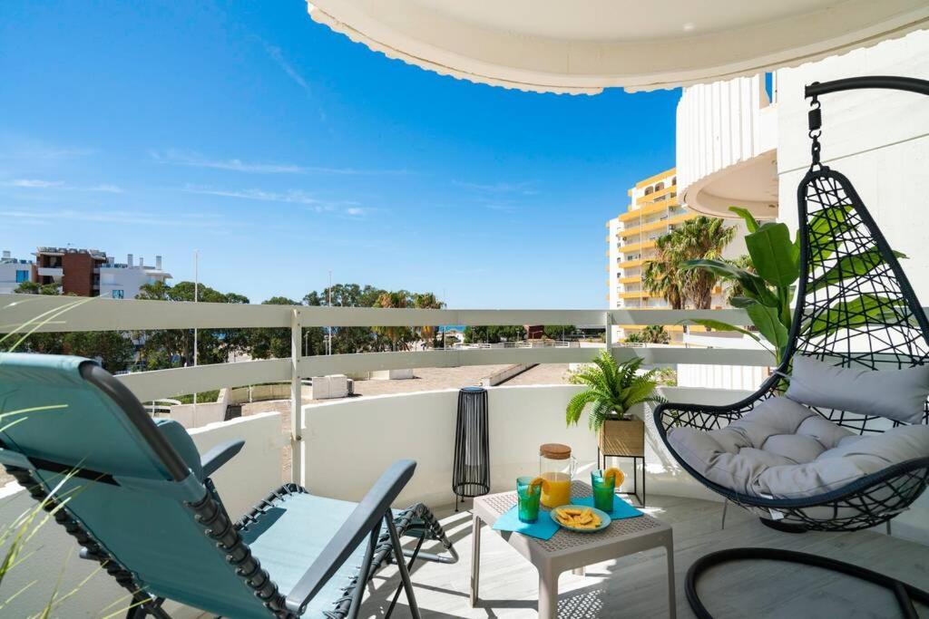Apartamento Em Frente à Com Piscina E Ténis